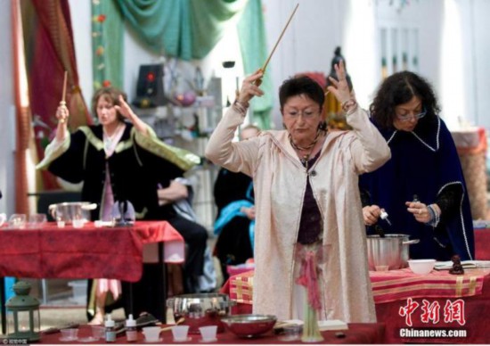 帮找对象还是骗金钱流量？开元棋牌试玩塔罗牌算命(图3)